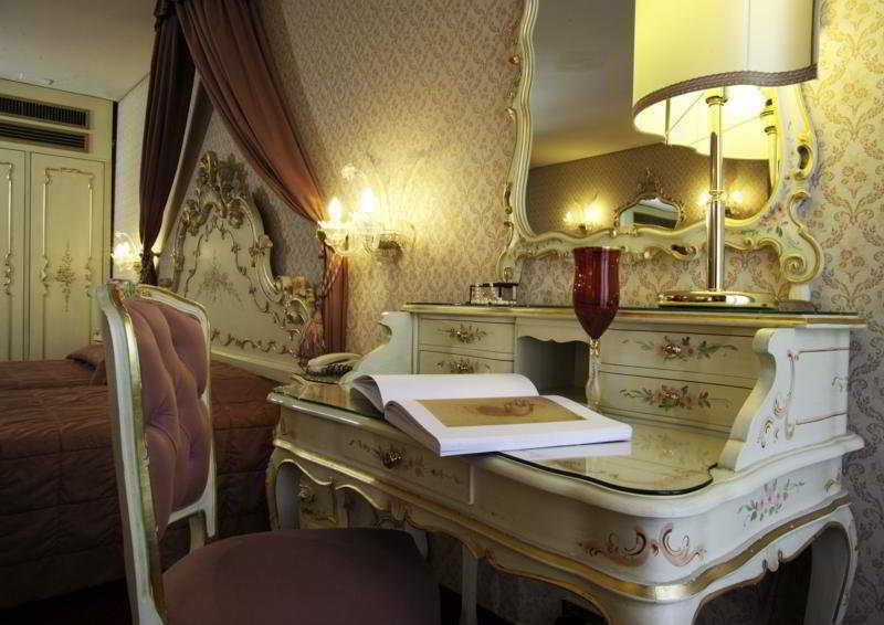 Hotel Rialto Venesia Bagian luar foto